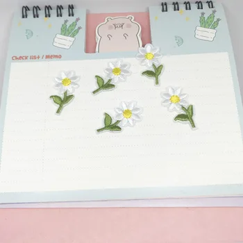 10BUC Drăguț Mic Daisy Flower Patch-uri de Îmbrăcăminte, Broderie Fier Pe Aplicatiile Florale pentru Copii Rochie Haine Ieftine calea de urmat pentru DIY